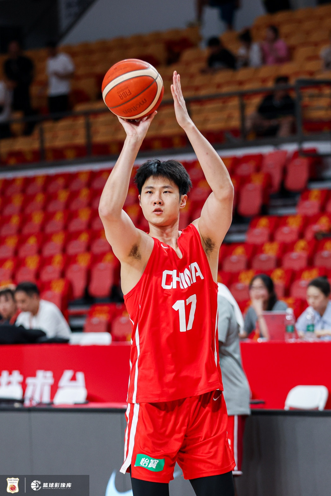 不愧是最准的男人！赵嘉义三分8中3贡献11分3板 正负值+15！